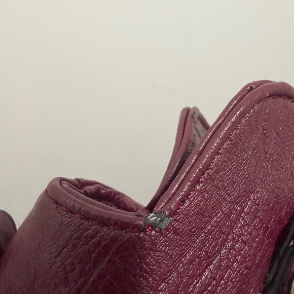 Chic Maroon Leather Shoulder Bag - Picture 5 of 6